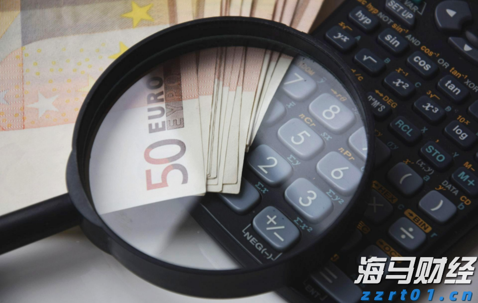 大阪世博会中国馆举行升旗仪式，五星红旗迎风飘扬！